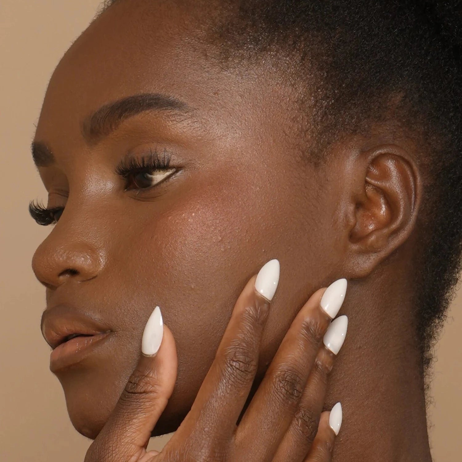 Faux-ongles blanc nacré