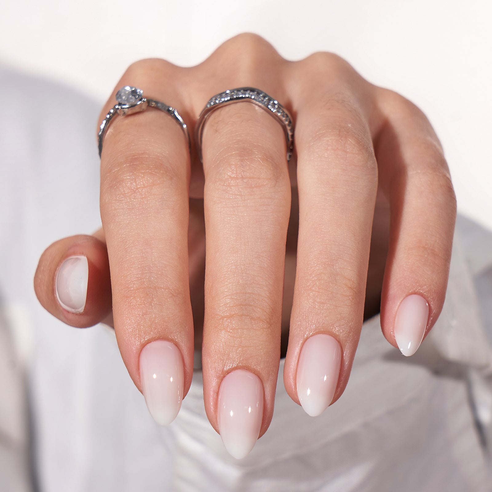 Faux-ongles blanc nacré